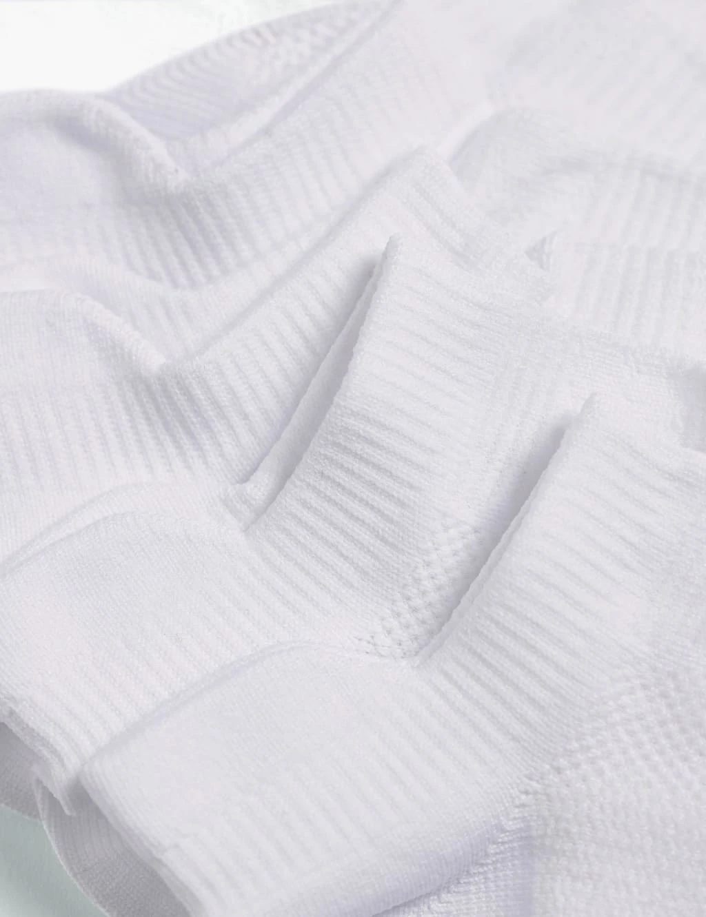 Sweaty Betty 3pk Lightweight Trainer Socks 6 Sweaty Betty 3pk Lightweight Trainer Socks - Image 4