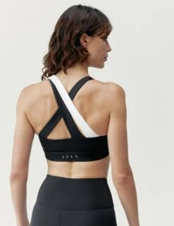 Born Cleo Medium Support Non Wired Sports Bra -Marks and Spencer Shop Cleo Medium Support Non Wired Sports Bra 3