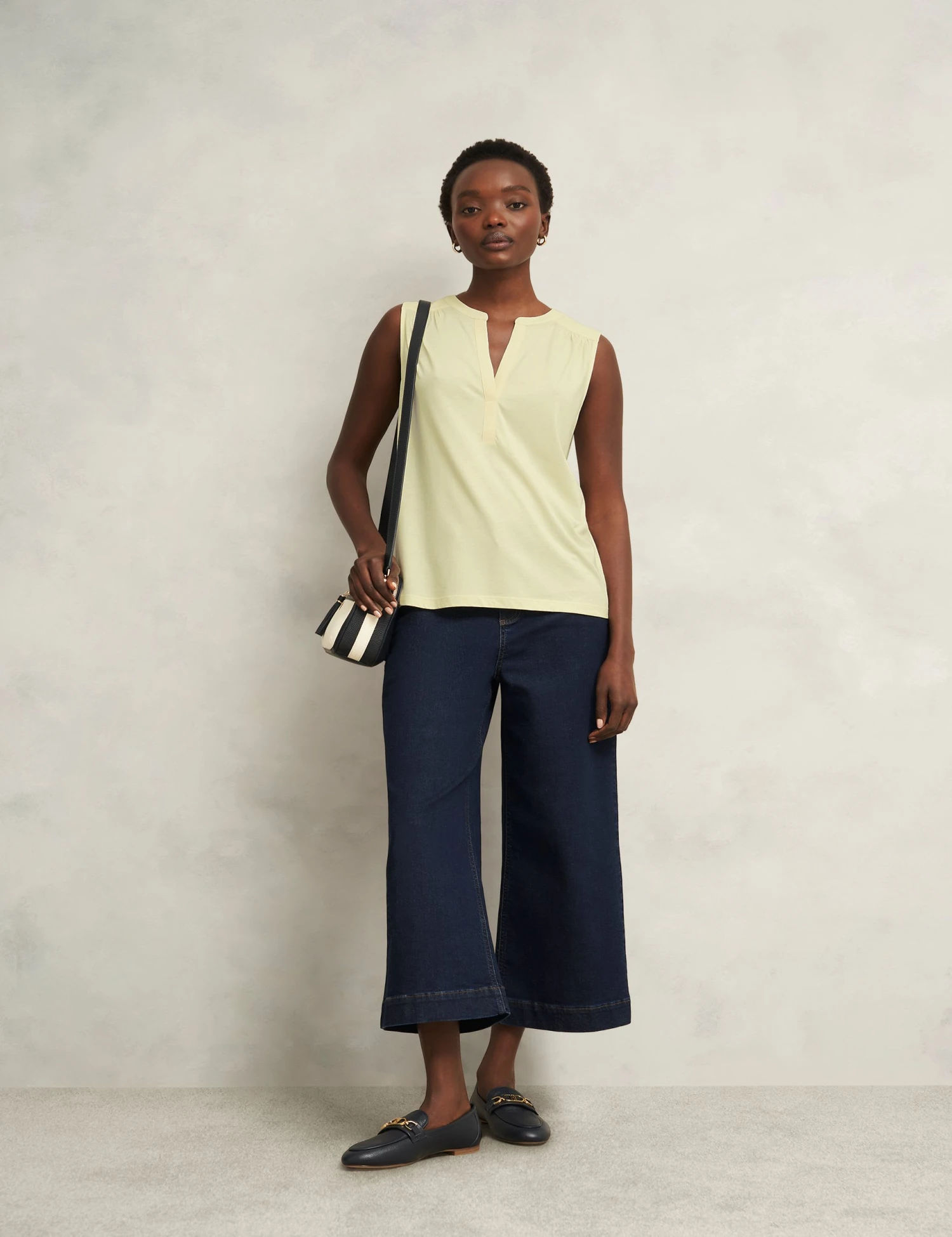 Cotton Blend Collarless Notch Neck Sleeveless Blouse 6 Cotton Blend Collarless Notch Neck Sleeveless Blouse - Image 4