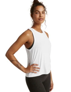 Beyond Yoga Featherweight Rebalance Crew Neck Vest Top -Marks and Spencer Shop Featherweight Rebalance Crew Neck Vest Top 2