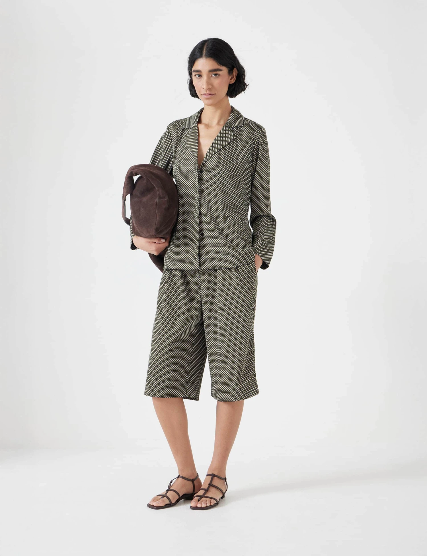 Geometric Knee Length Bermuda Shorts 6 Geometric Knee Length Bermuda Shorts - Image 4