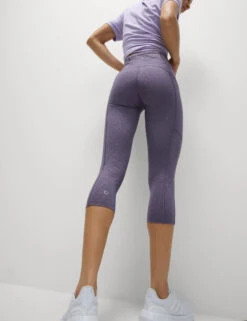 Go Move Embossed Cropped Gym Leggings -Marks and Spencer Shop Go Move Embossed Cropped Gym Leggings 2