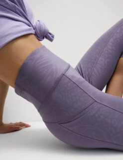 Go Move Embossed Cropped Gym Leggings