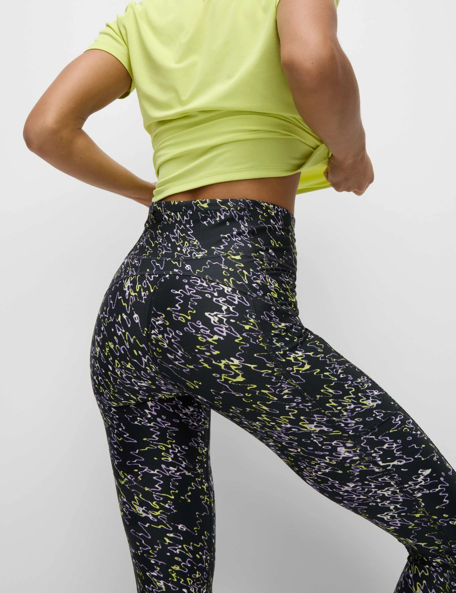 Go Move Printed Cropped Gym Leggings 5 Go Move Printed Cropped Gym Leggings - Image 3