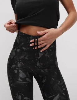 Go Move Printed High Waisted Gym Leggings -Marks and Spencer Shop Go Move Printed High Waisted Gym Leggings 3