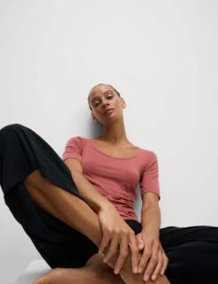 Lightweight Scoop Neck Ruched Yoga T-Shirt -Marks and Spencer Shop Lightweight Scoop Neck Ruched Yoga T Shirt 4