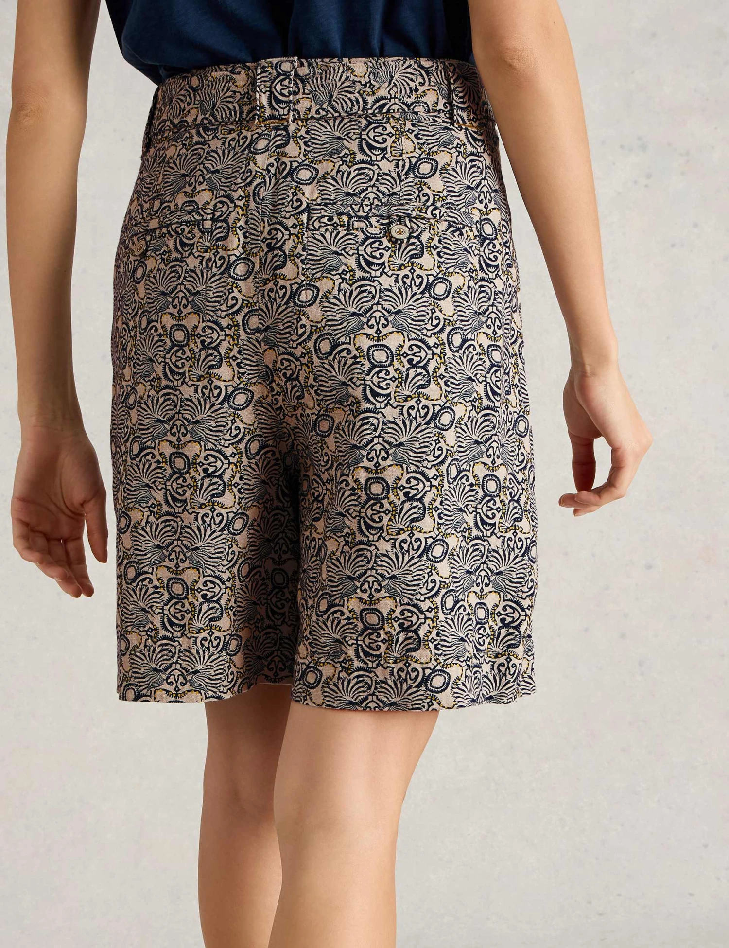 WHITE STUFF Linen Rich Printed Belted Pleat Front Shorts 6 WHITE STUFF Linen Rich Printed Belted Pleat Front Shorts - Image 4