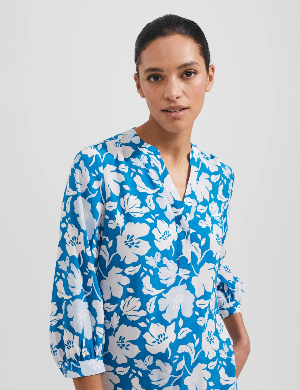 Floral Notch Neck Popover Blouse 6 Floral Notch Neck Popover Blouse - Image 4