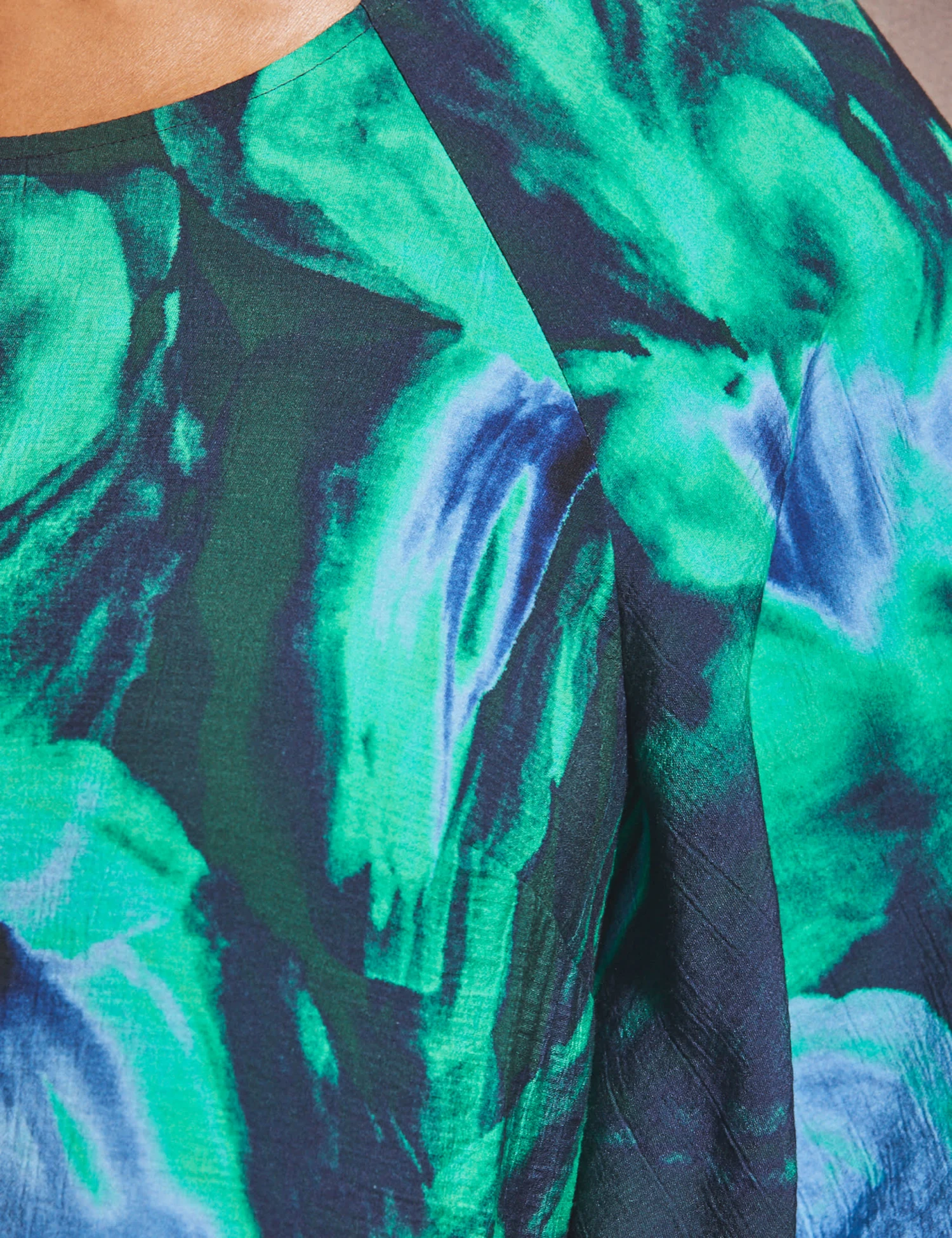 Printed Angel Sleeve Midi Swing Dress 5 Printed Angel Sleeve Midi Swing Dress - Image 3