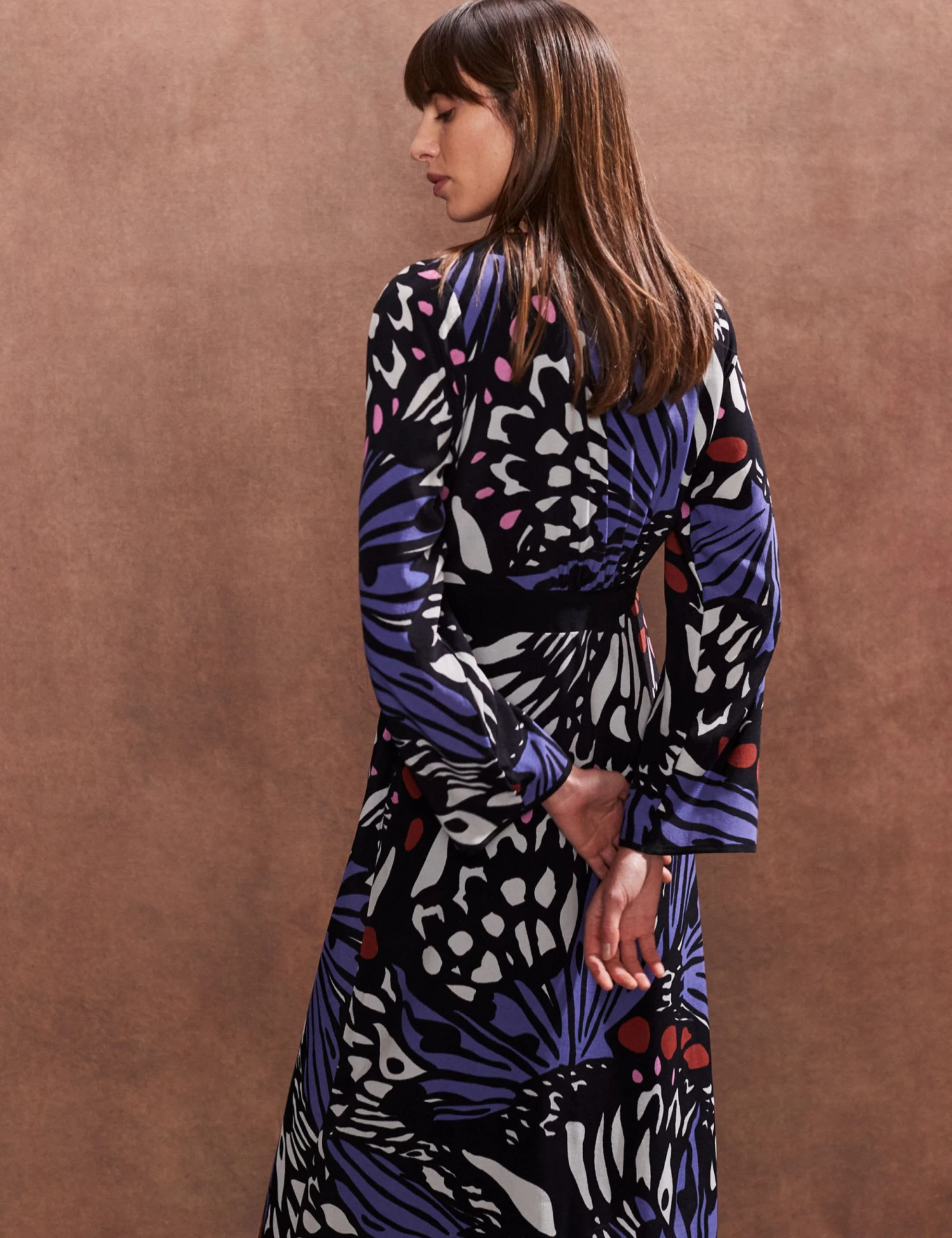 Printed V-Neck Midi Waisted Dress 6 Printed V-Neck Midi Waisted Dress - Image 4