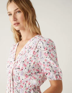 Floral V-Neck Pintuck Blouse