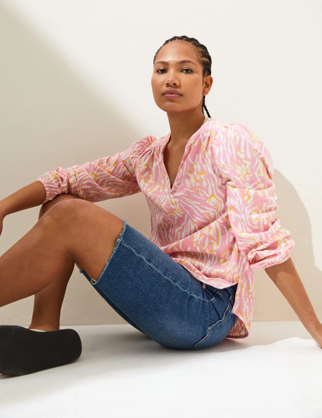 Linen Rich Printed V-Neck Relaxed Blouse 3 Linen Rich Printed V-Neck Relaxed Blouse