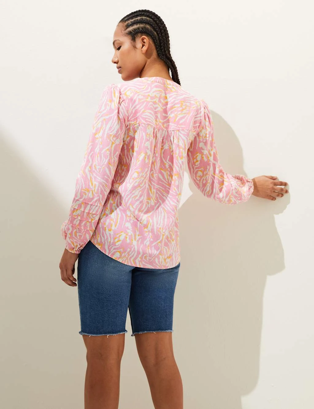 Linen Rich Printed V-Neck Relaxed Blouse 7 Linen Rich Printed V-Neck Relaxed Blouse - Image 5