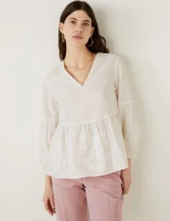 Linen Rich Embroidered V-Neck Blouse 10 Linen Rich Embroidered V-Neck Blouse -Marks and Spencer Shop SD 01 T53 2038U NZ X EC 1