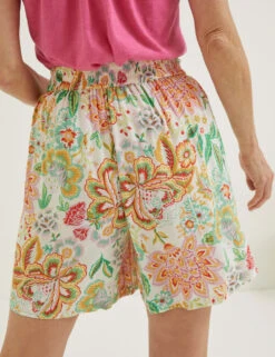 Floral Shorts -Marks and Spencer Shop SD 10 T83 2144W Y8 X EC 3