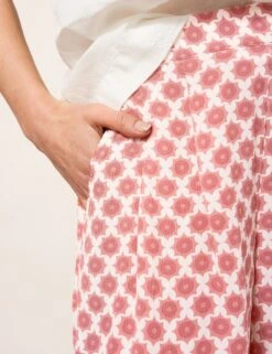 WHITE STUFF Printed Pleat Front Shorts -Marks and Spencer Shop SD 10 T83 2282W B4 X EC 2