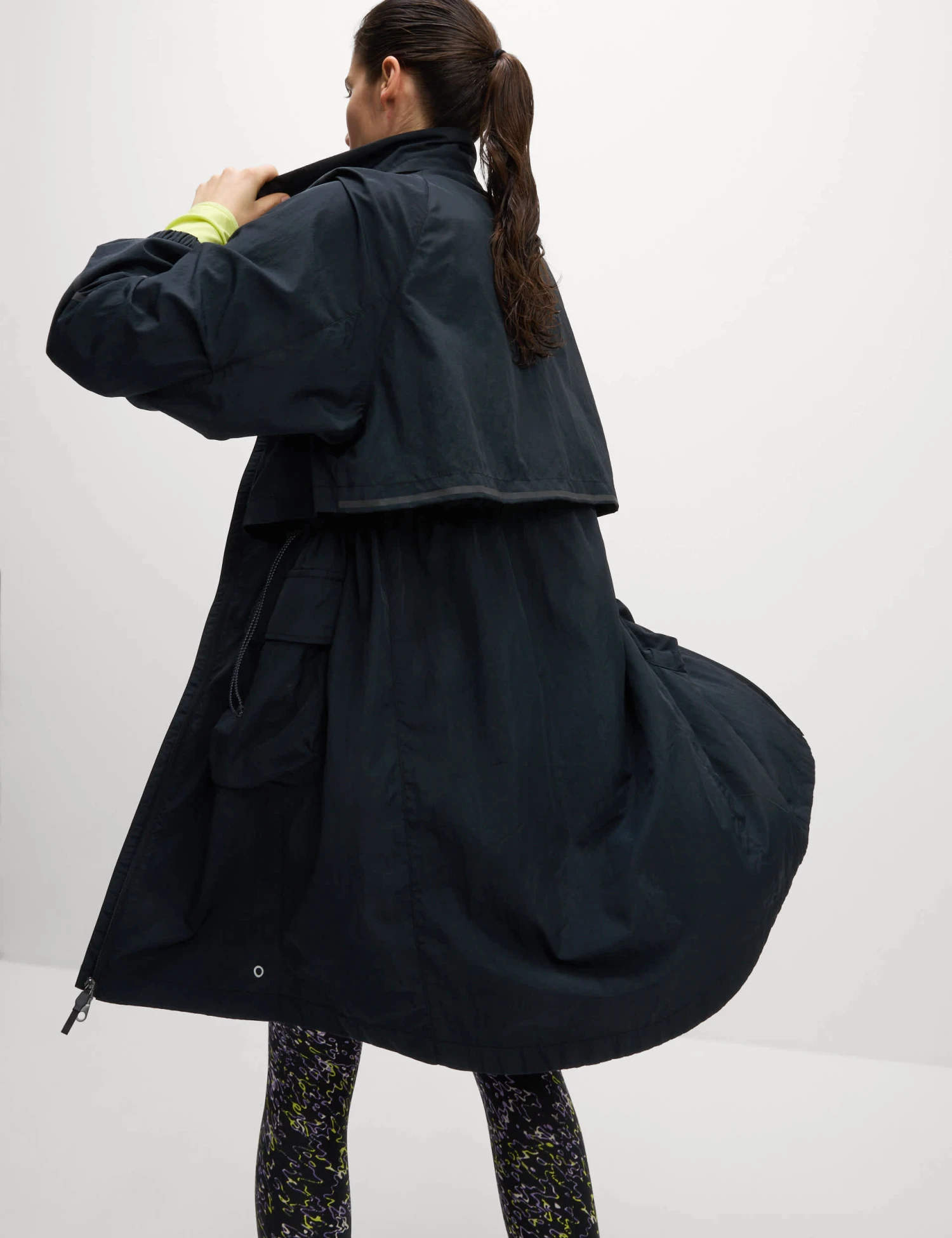 Stormwear™ Lightweight Packable Hooded Parka 6 Stormwear™ Lightweight Packable Hooded Parka - Image 4