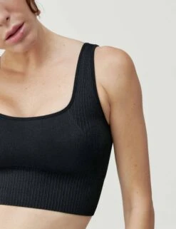 Born Yami Medium Support Non Wired Sports Bra -Marks and Spencer Shop Yami Medium Support Non Wired Sports Bra 2