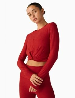 Beyond Yoga Featherweight Center Stage Crop Yoga Top -Marks and Spencer Shop featherweight center stage crop yoga top 11