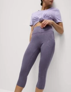 Go Move Embossed Cropped Gym Leggings -Marks and Spencer Shop go move embossed cropped gym leggings 7