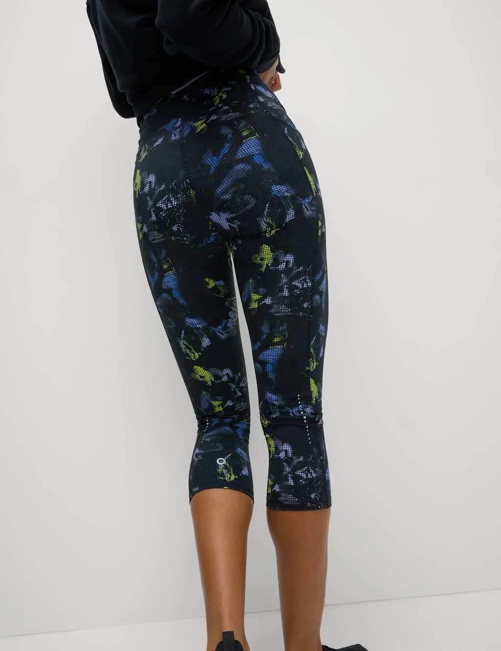 Go Train High Waisted Cropped Gym Leggings 11 Go Train High Waisted Cropped Gym Leggings - Image 9