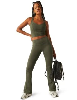 Beyond Yoga Powderbeyond Intensity V-Neck Crop Top -Marks and Spencer Shop powderbeyond intensity v neck crop top 6