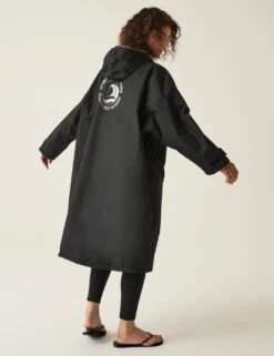 Regatta Waterproof Unisex Changing Robe -Marks and Spencer Shop waterproof changing robe 2
